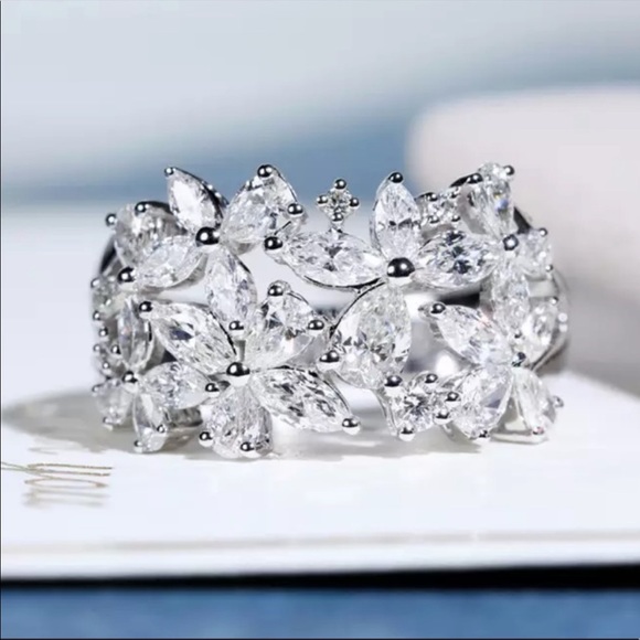 925 STERLING SILVER RING, CUTE RING, SHINY RING. - Picture 2 of 6